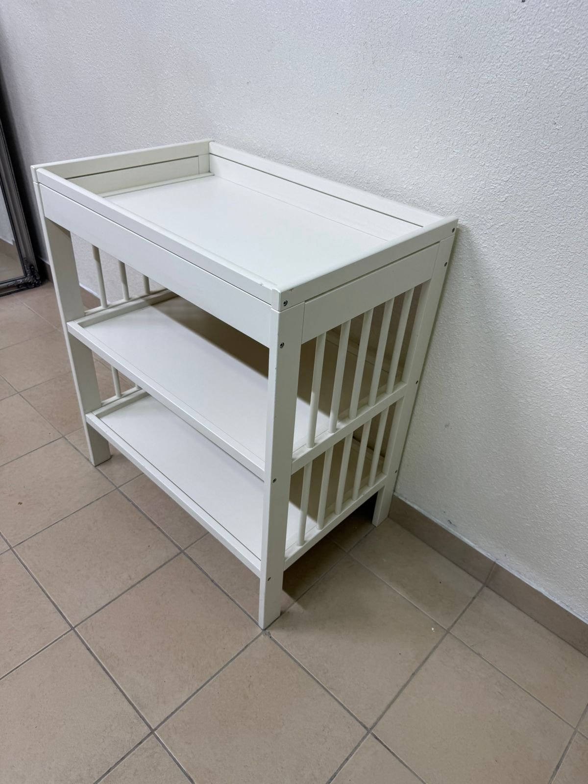 IKEA changing table in white - Image 5