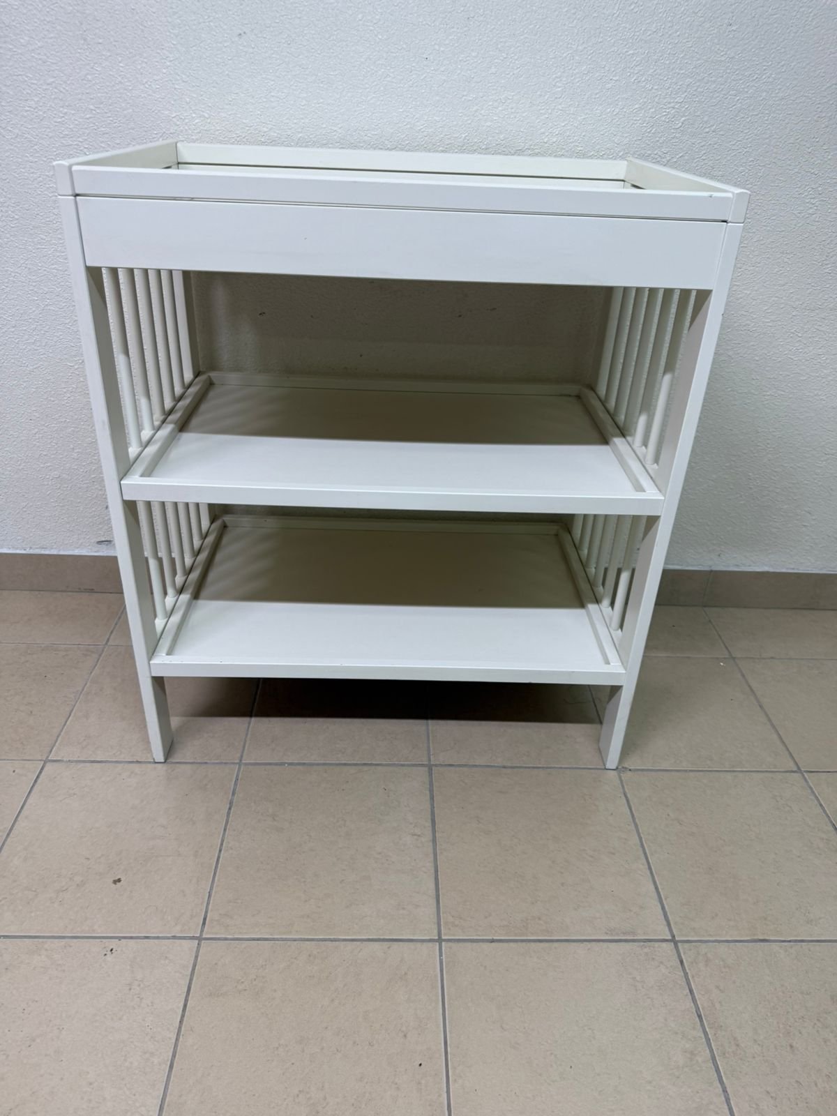 IKEA changing table in white - Image 6