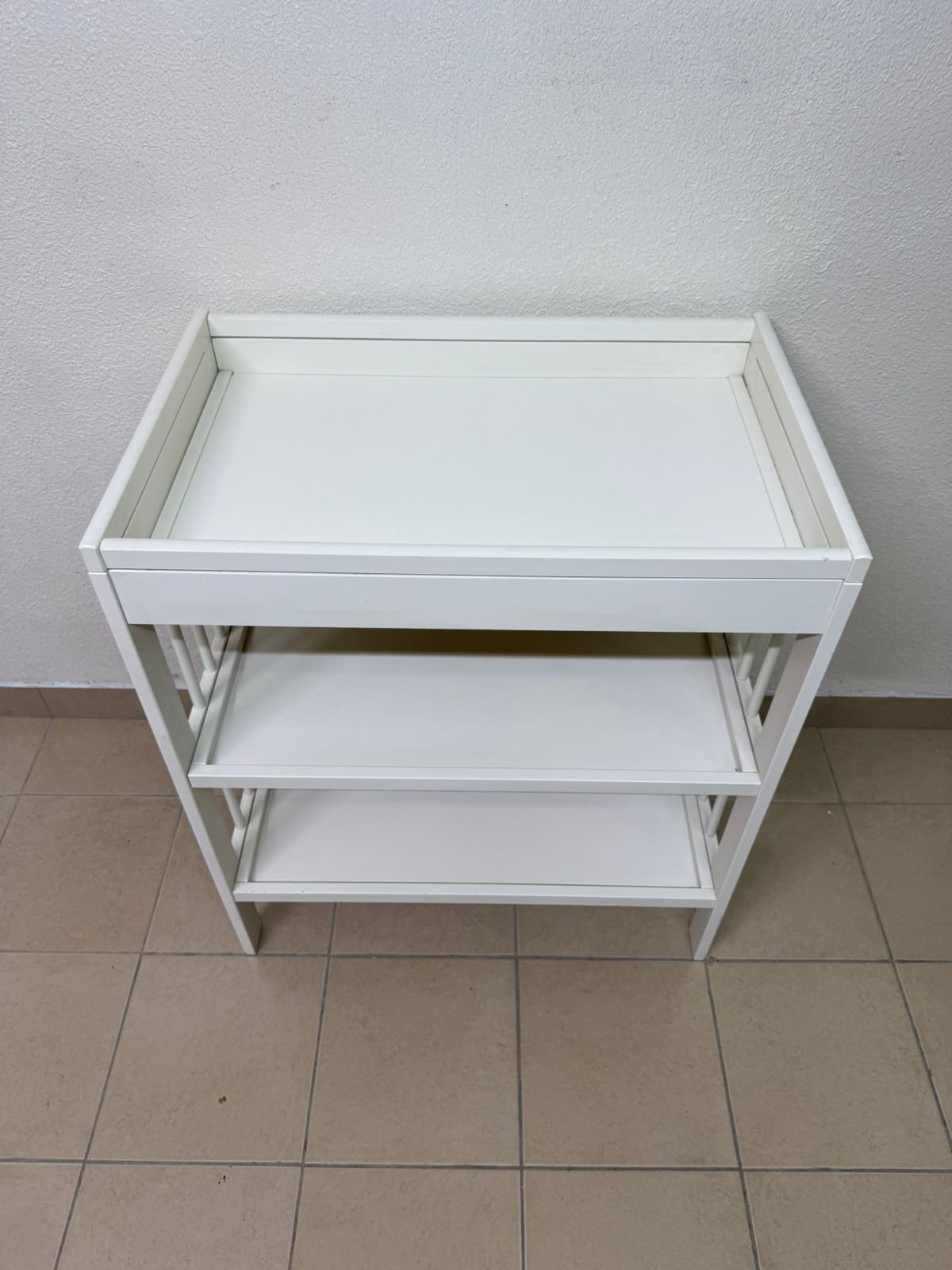 IKEA changing table in white - Image 10