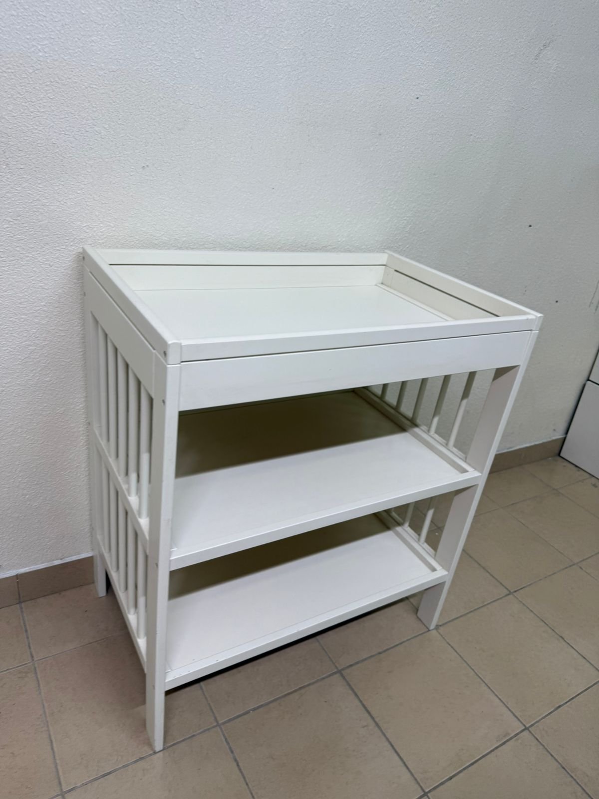 IKEA changing table in white - Image 13
