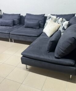 This is an IKEA SÖDERHAMN corner sofa in dark gray.