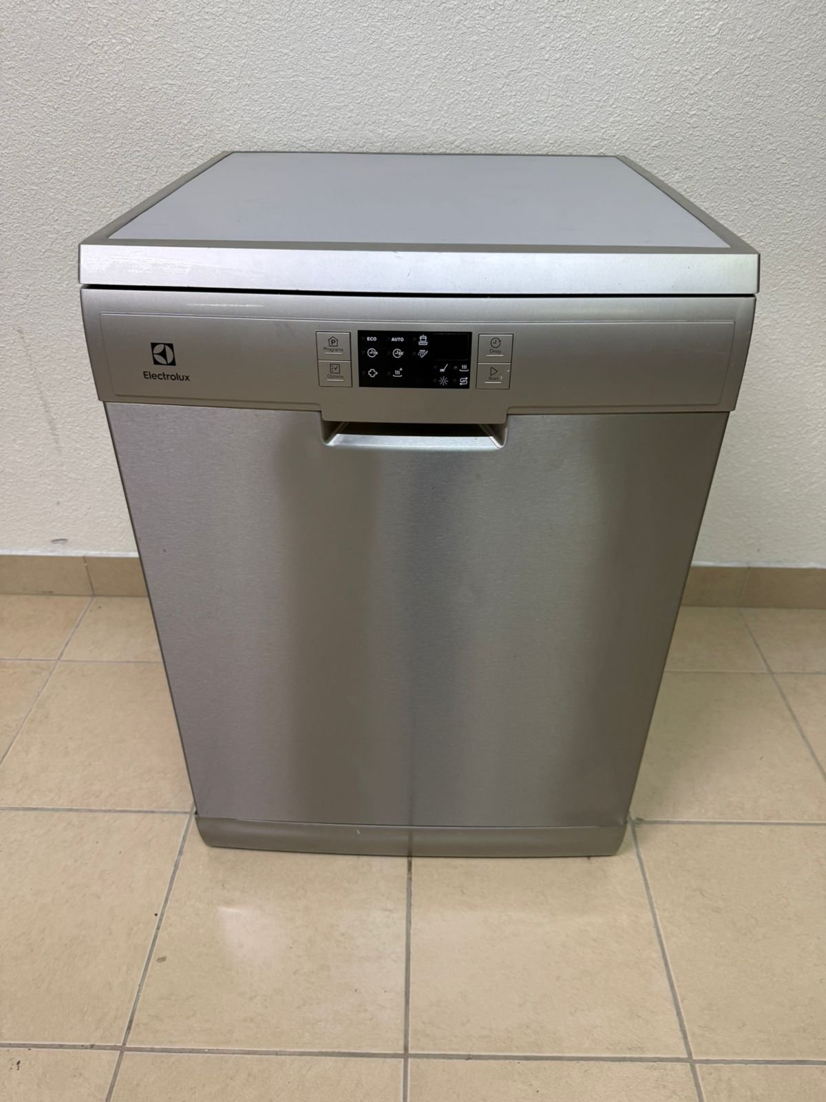 Electrolux brand dishwasher - Image 2