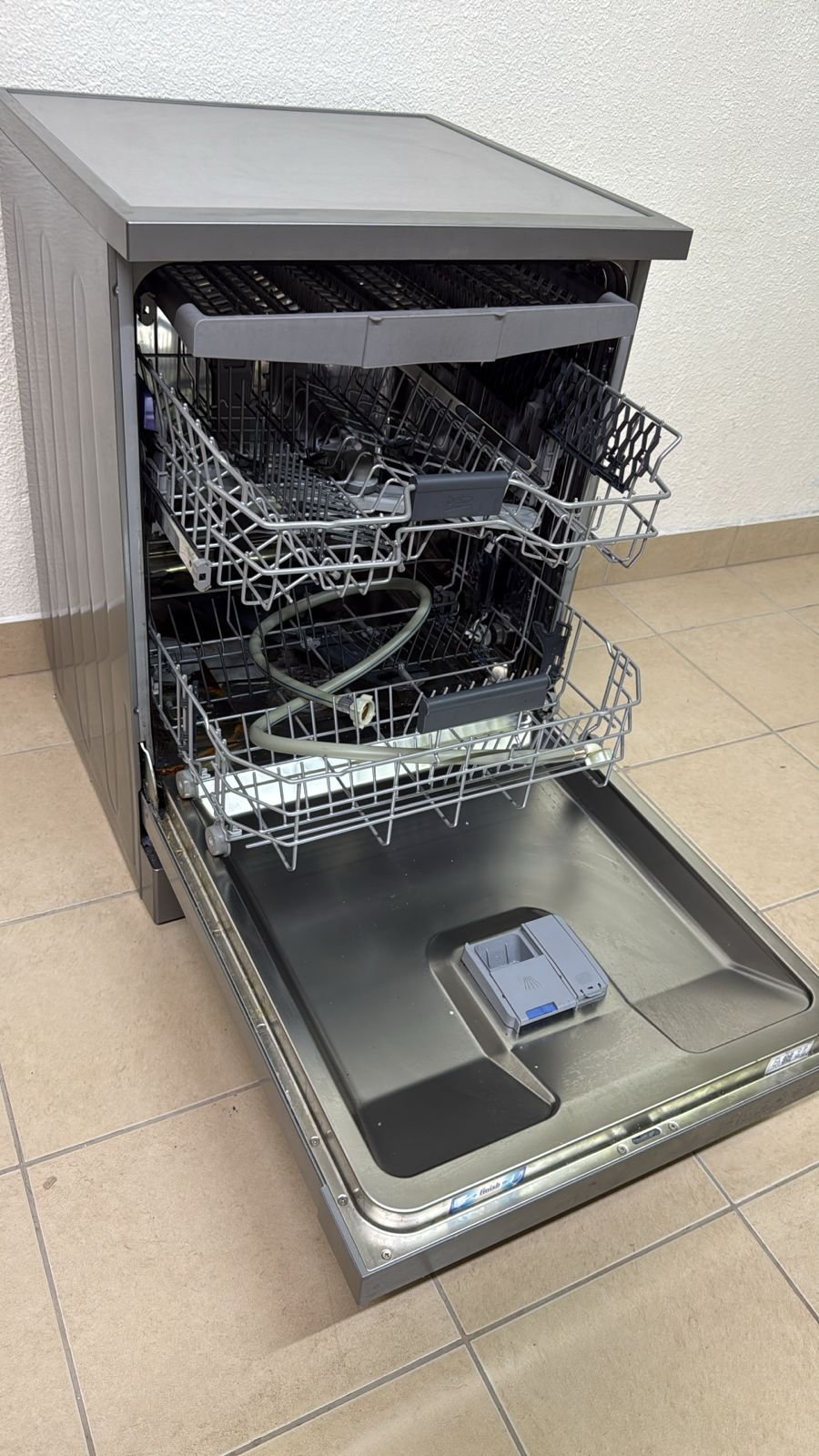 Electrolux brand dishwasher - Image 17