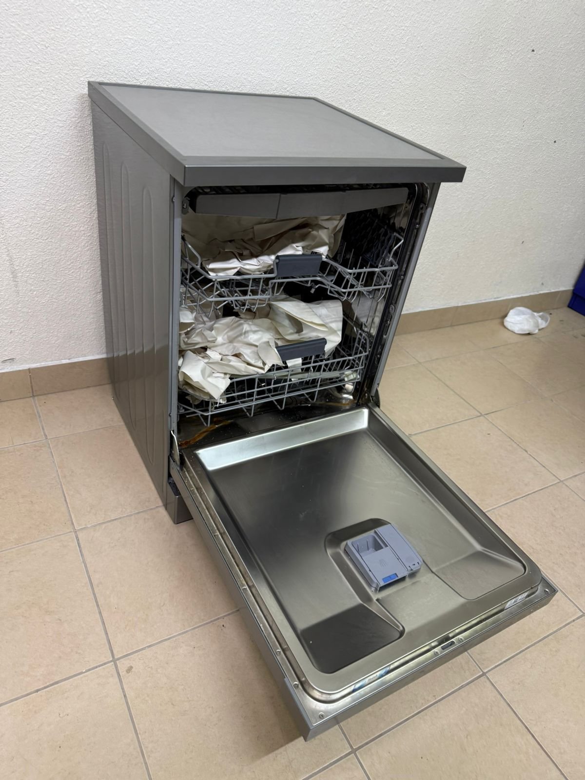 A freestanding dishwasher from Beko, featuring a silver color and modern design. - Image 4