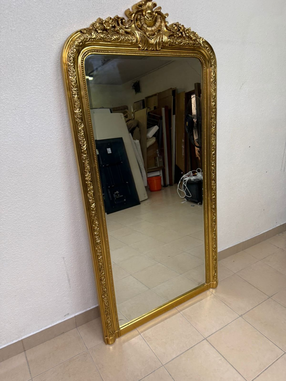 The mirror features a gold-rimmed frame with a "Louis" design from Home Centre. - Image 11