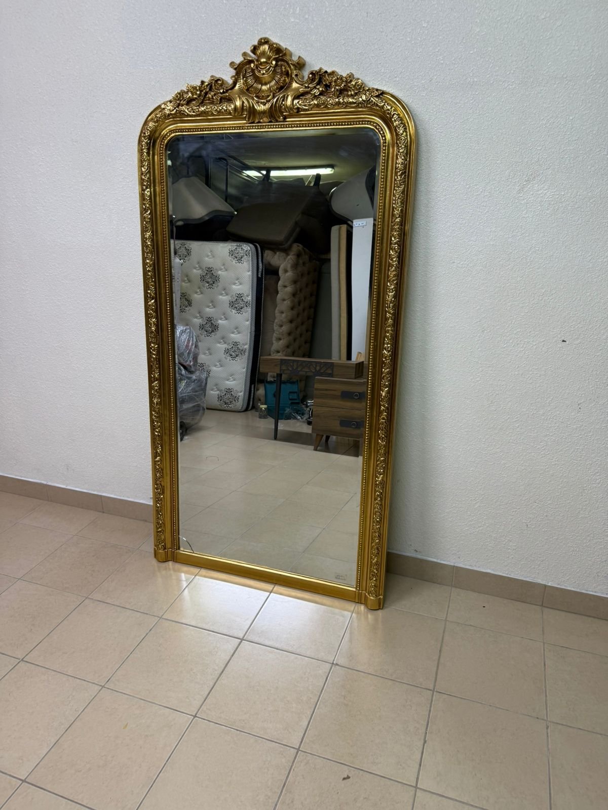 The mirror features a gold-rimmed frame with a "Louis" design from Home Centre. - Image 4