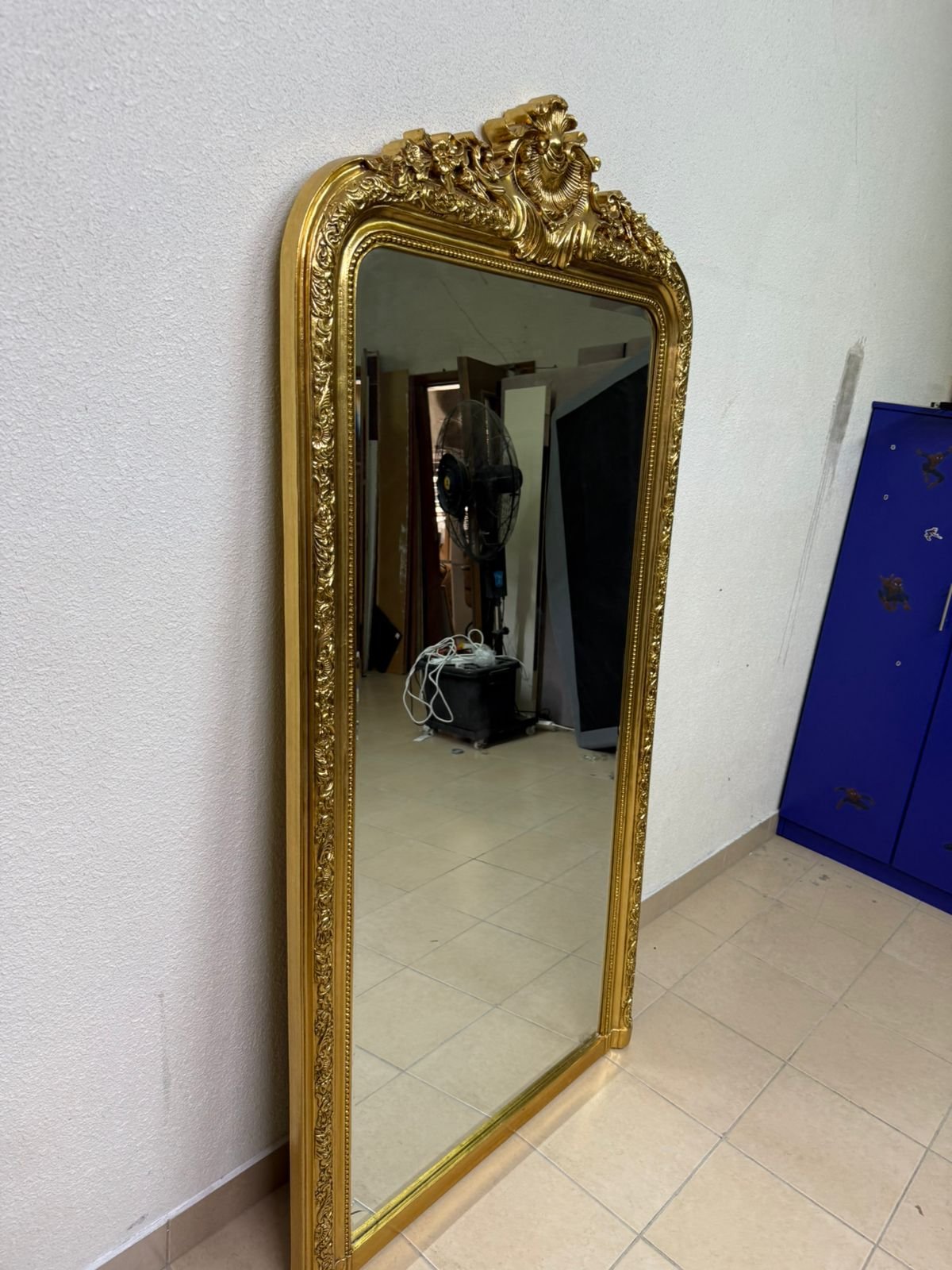 The mirror features a gold-rimmed frame with a "Louis" design from Home Centre. - Image 2