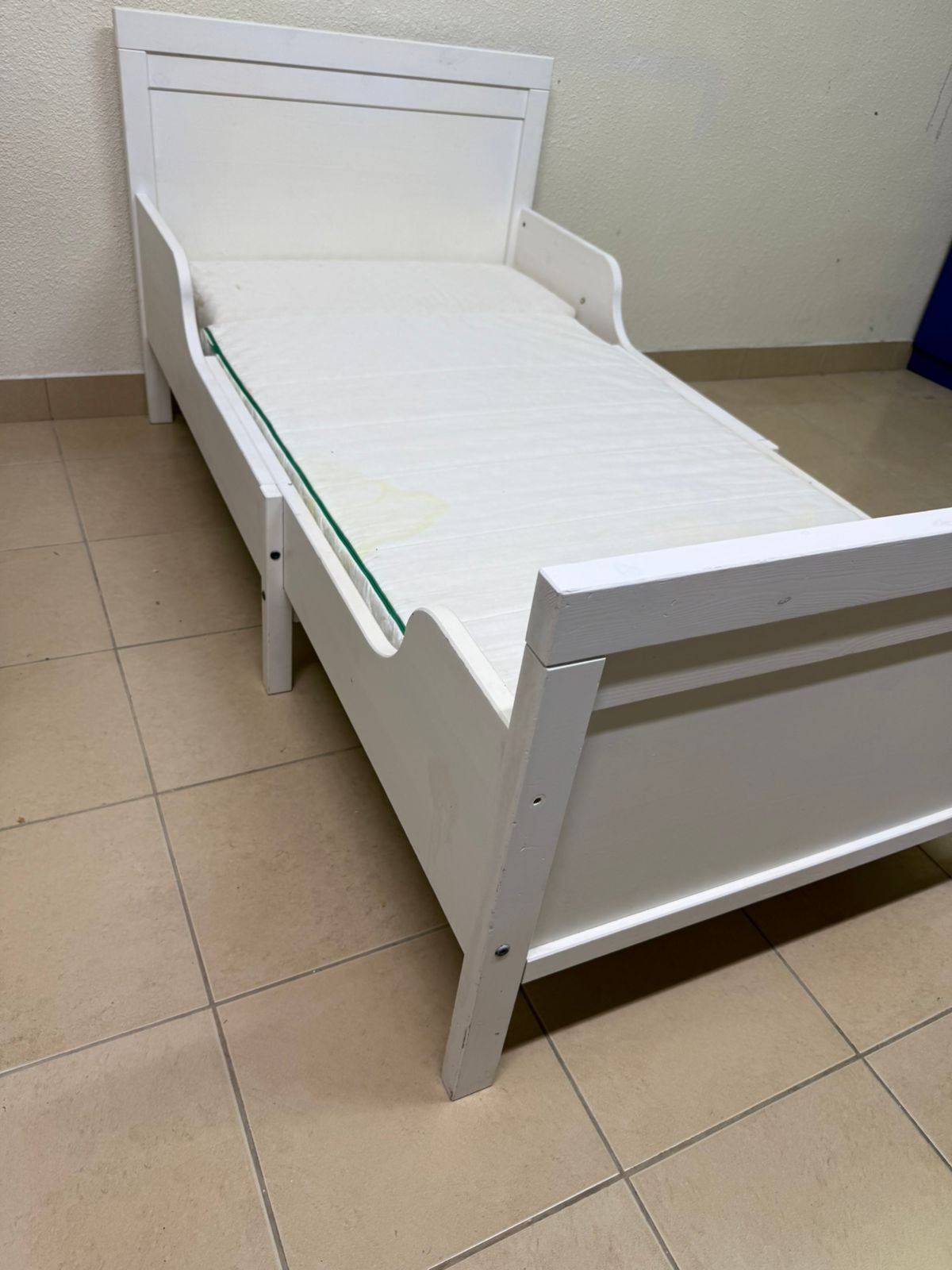 Children's bed for ages 5 to 15 - Image 2