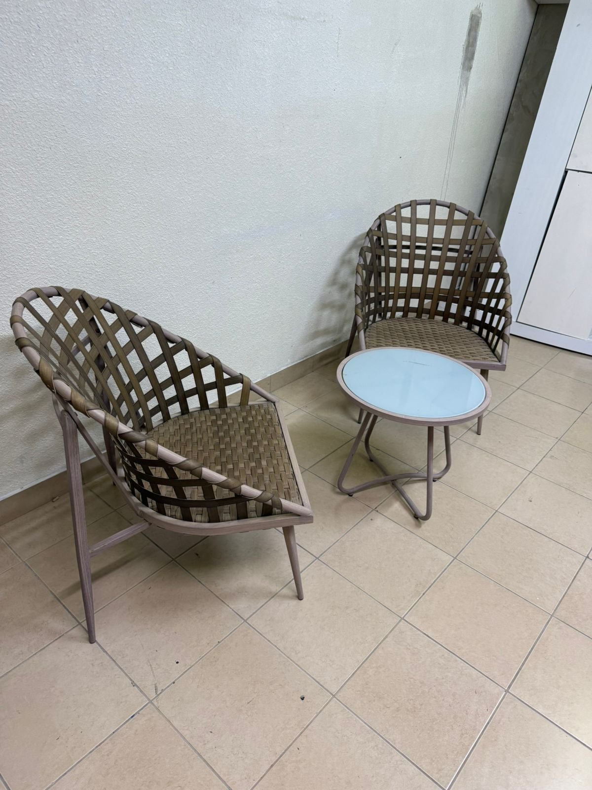 Two chairs and a table for the garden - Image 5