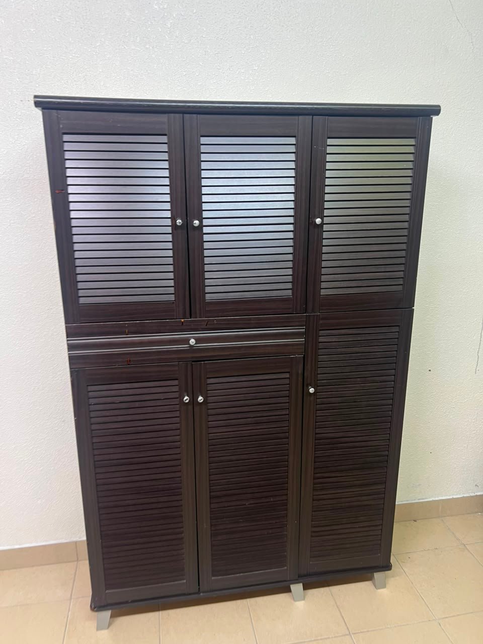 A shoe cabinet with 4 to 6 doors and one drawer in dark brown - Image 4