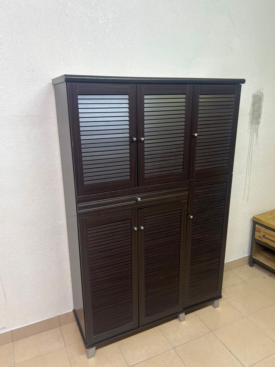A shoe cabinet with 4 to 6 doors and one drawer in dark brown - Image 6