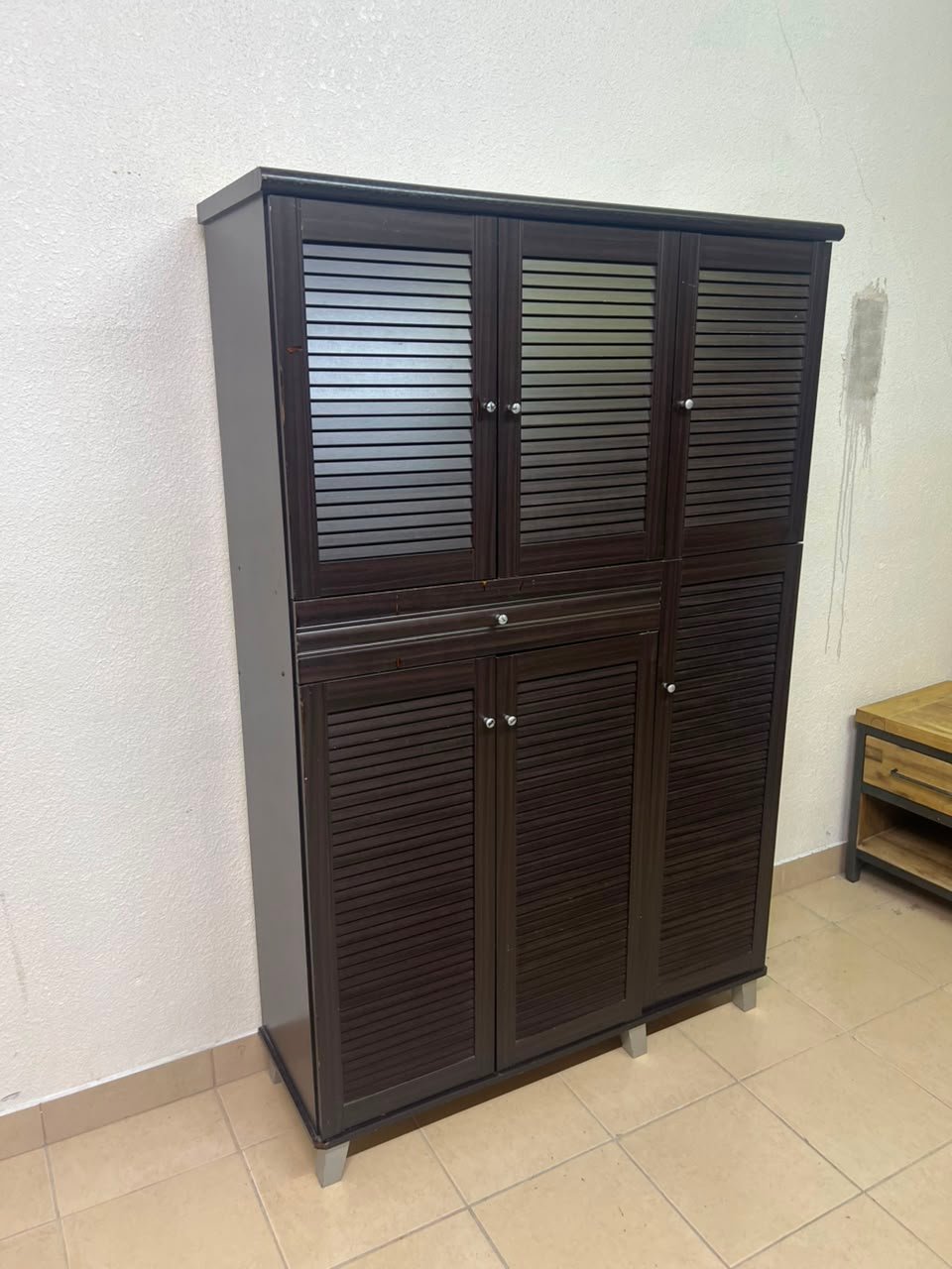 A shoe cabinet with 4 to 6 doors and one drawer in dark brown - Image 7