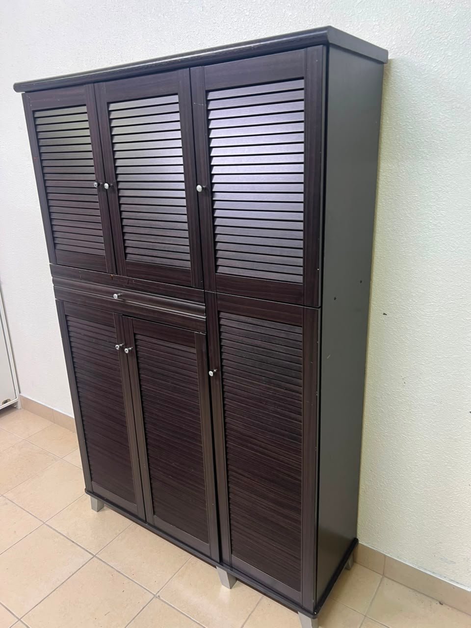 A shoe cabinet with 4 to 6 doors and one drawer in dark brown - Image 8