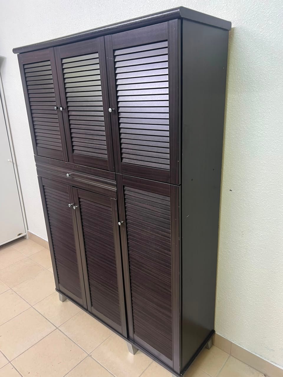 A shoe cabinet with 4 to 6 doors and one drawer in dark brown - Image 10