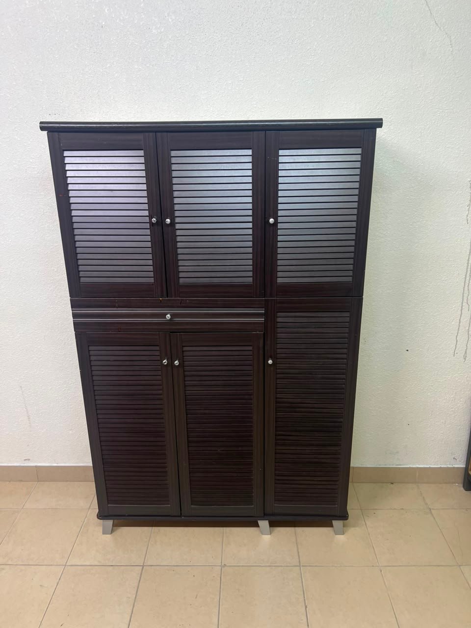 A shoe cabinet with 4 to 6 doors and one drawer in dark brown - Image 12