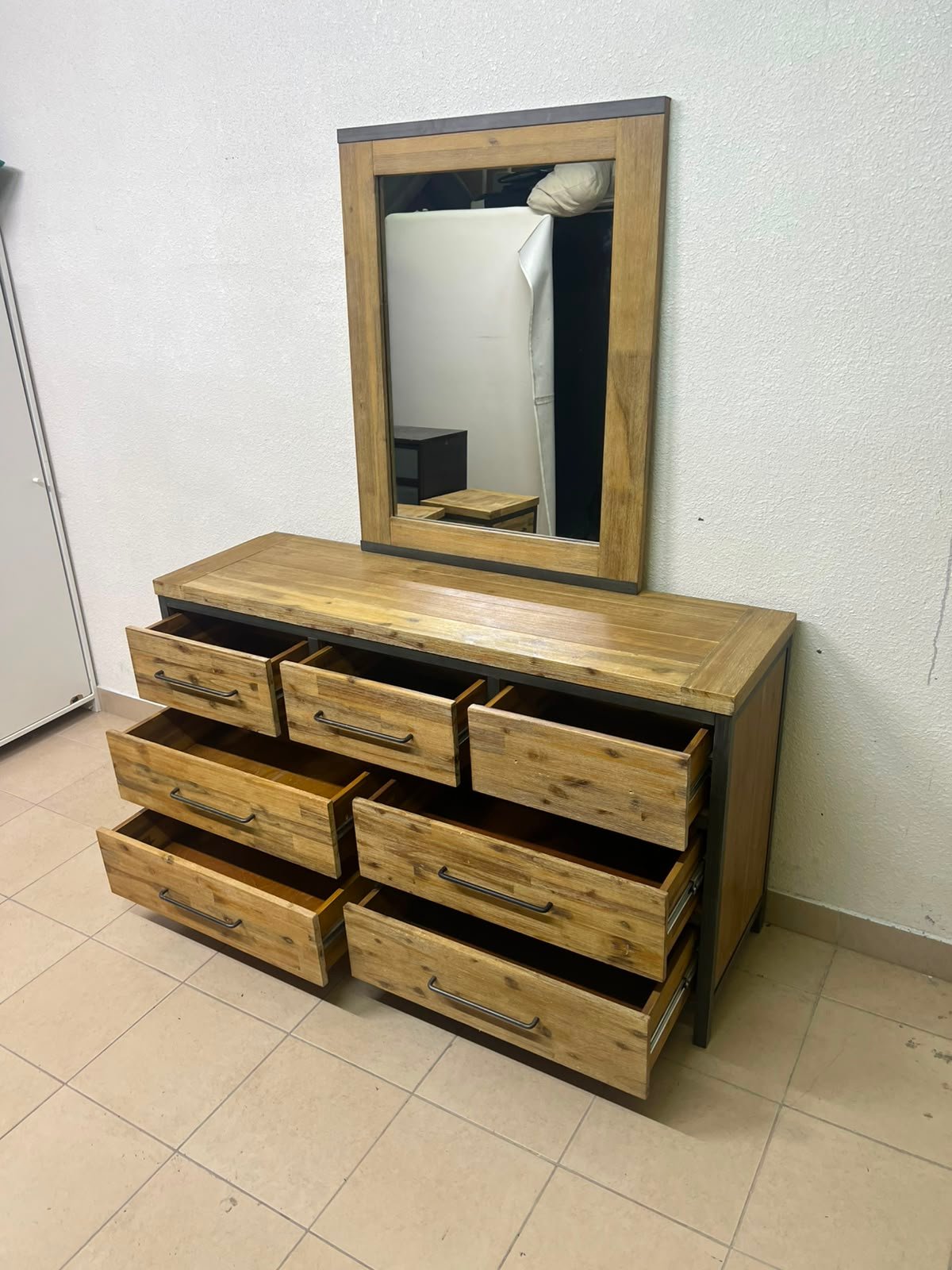 Homes r Us dressing table with 7 drawers and mirror, - Image 5
