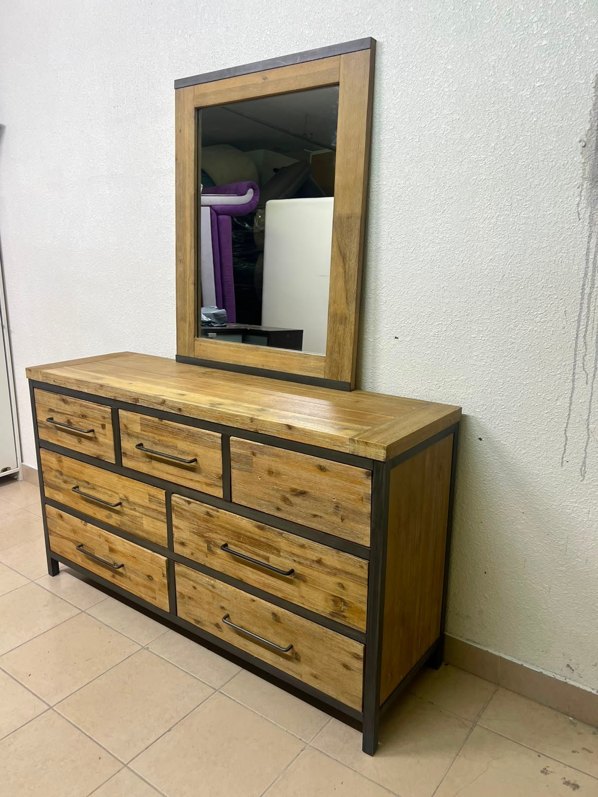 Homes r Us dressing table with 7 drawers and mirror,