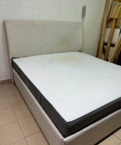 bed 180x200 cm With the mattress