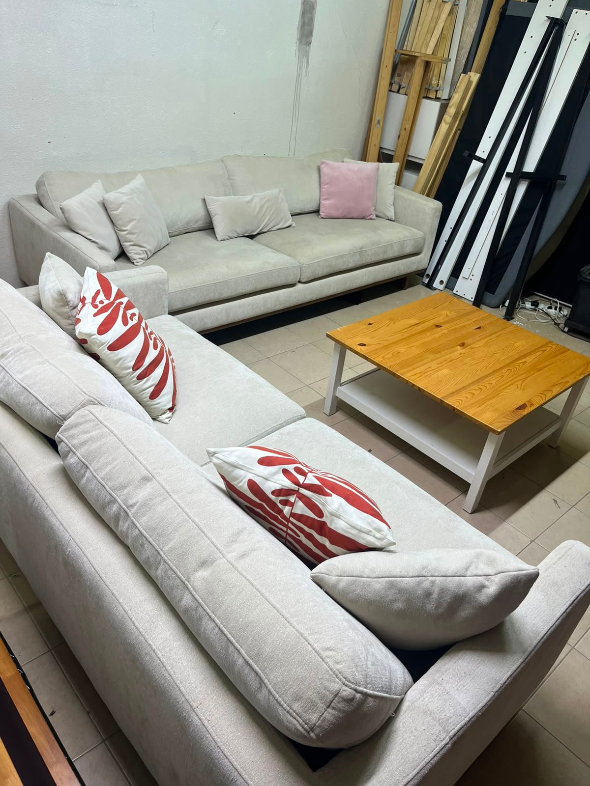 Home Centre 5-seater sofa with coffee table - Image 6