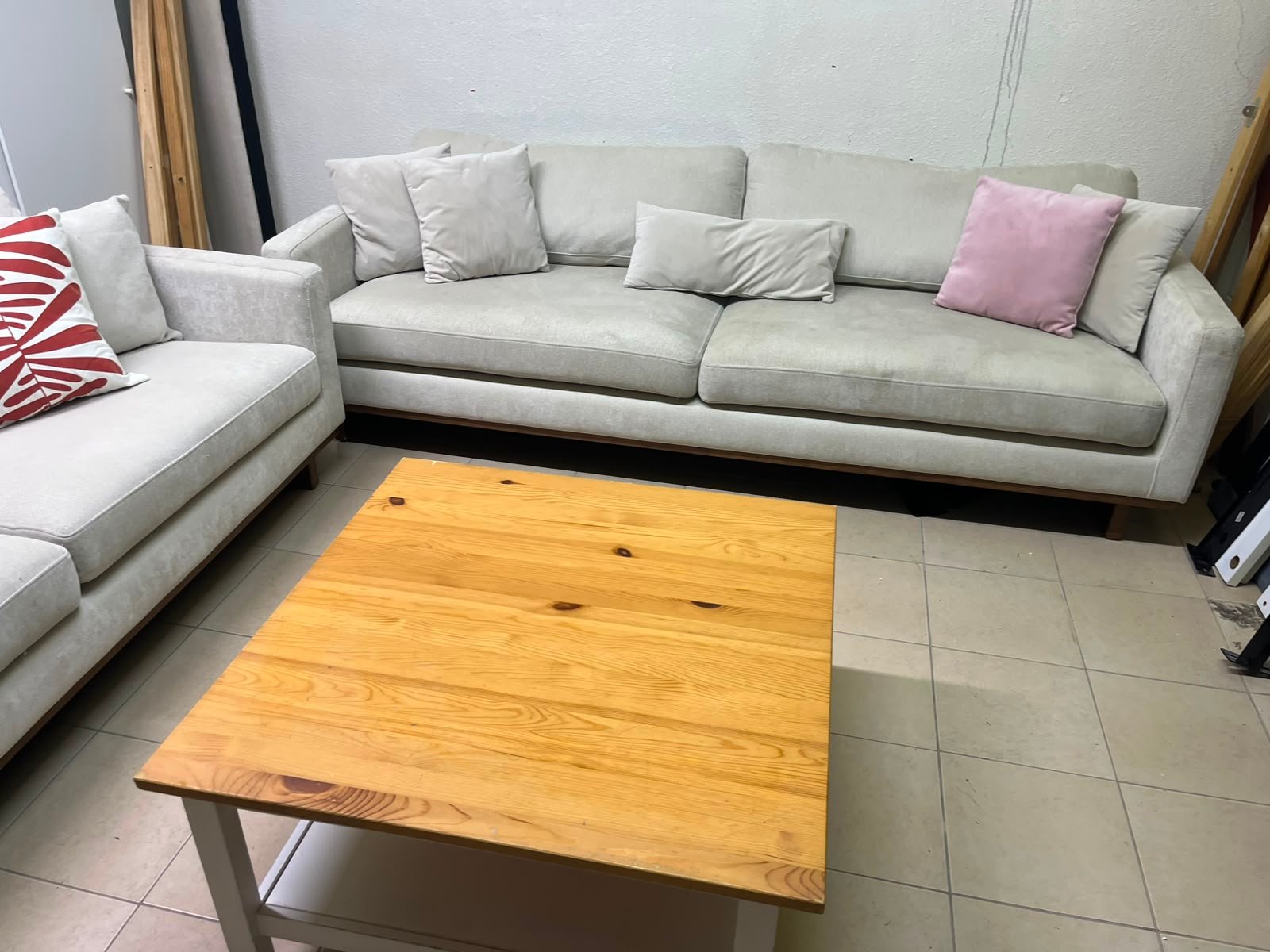 Home Centre 5-seater sofa with coffee table - Image 8