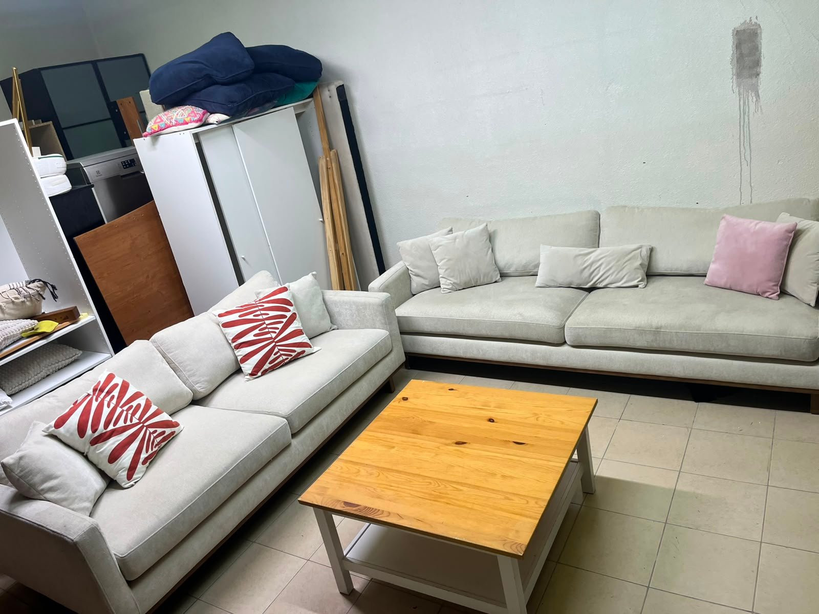 Home Centre 5-seater sofa with coffee table - Image 10