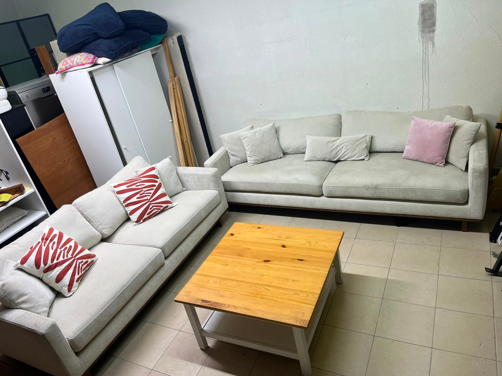 Home Centre 5-seater sofa with coffee table - Image 11