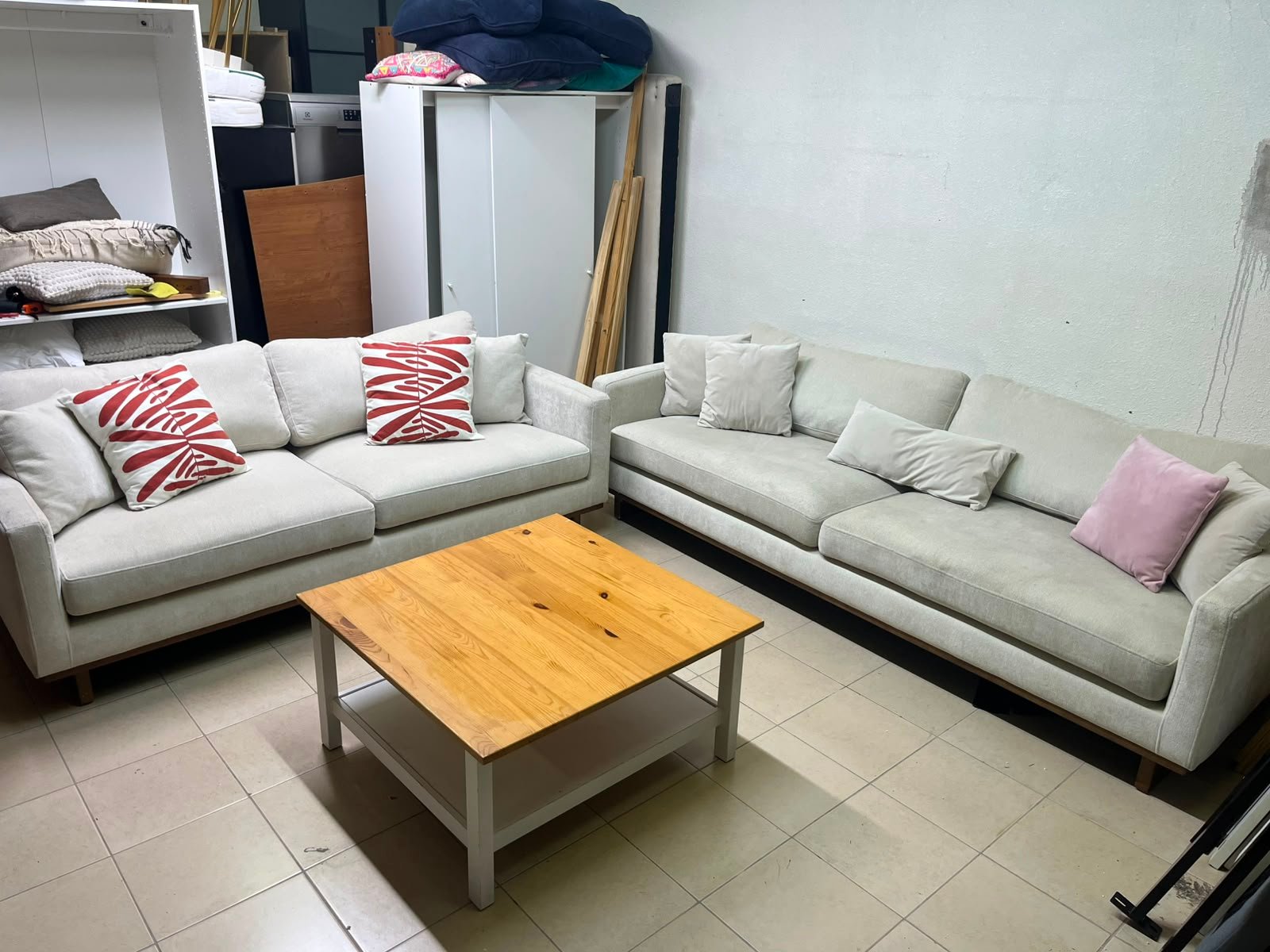 Home Centre 5-seater sofa with coffee table - Image 9