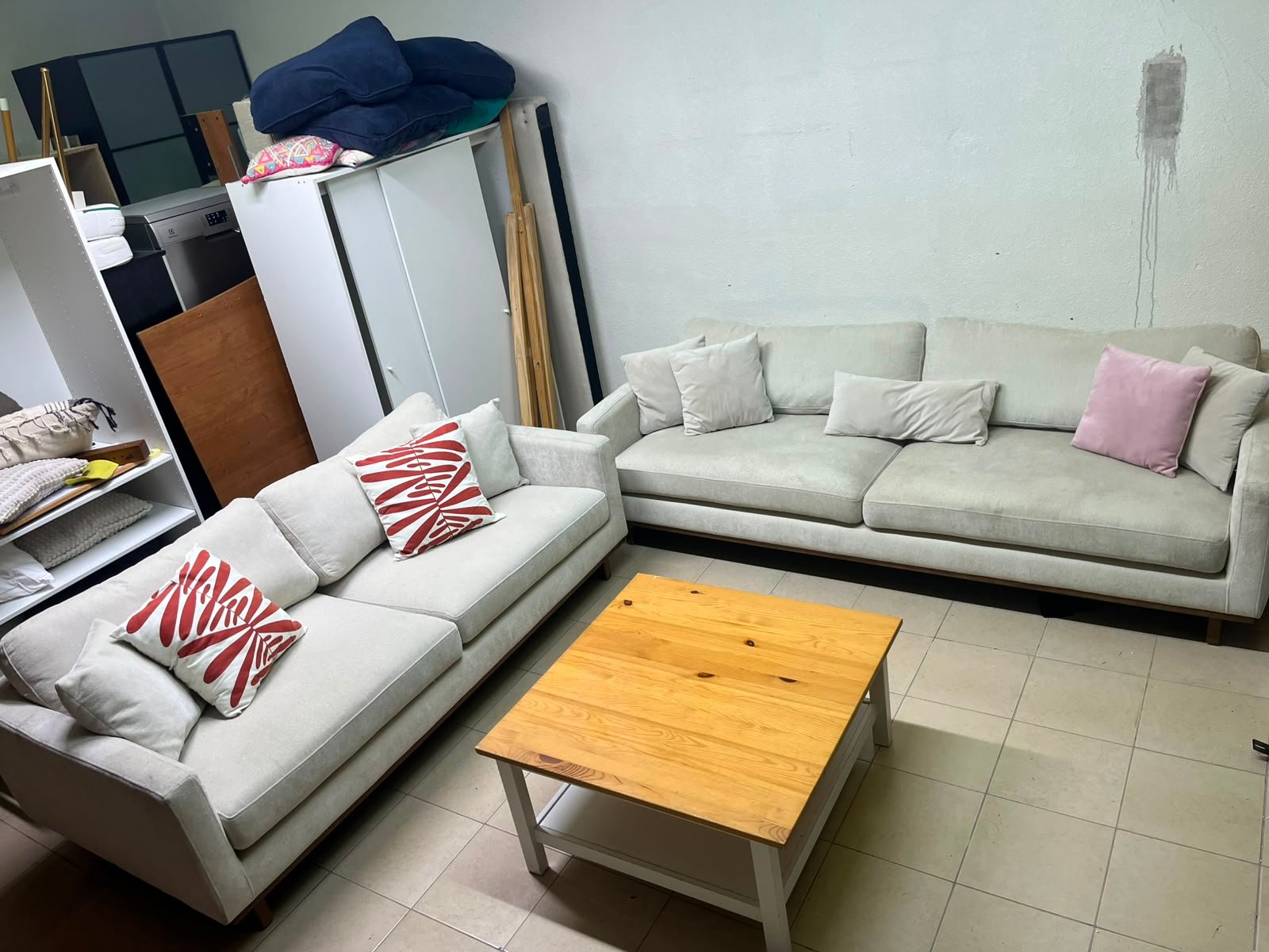 Home Centre 5-seater sofa with coffee table - Image 12