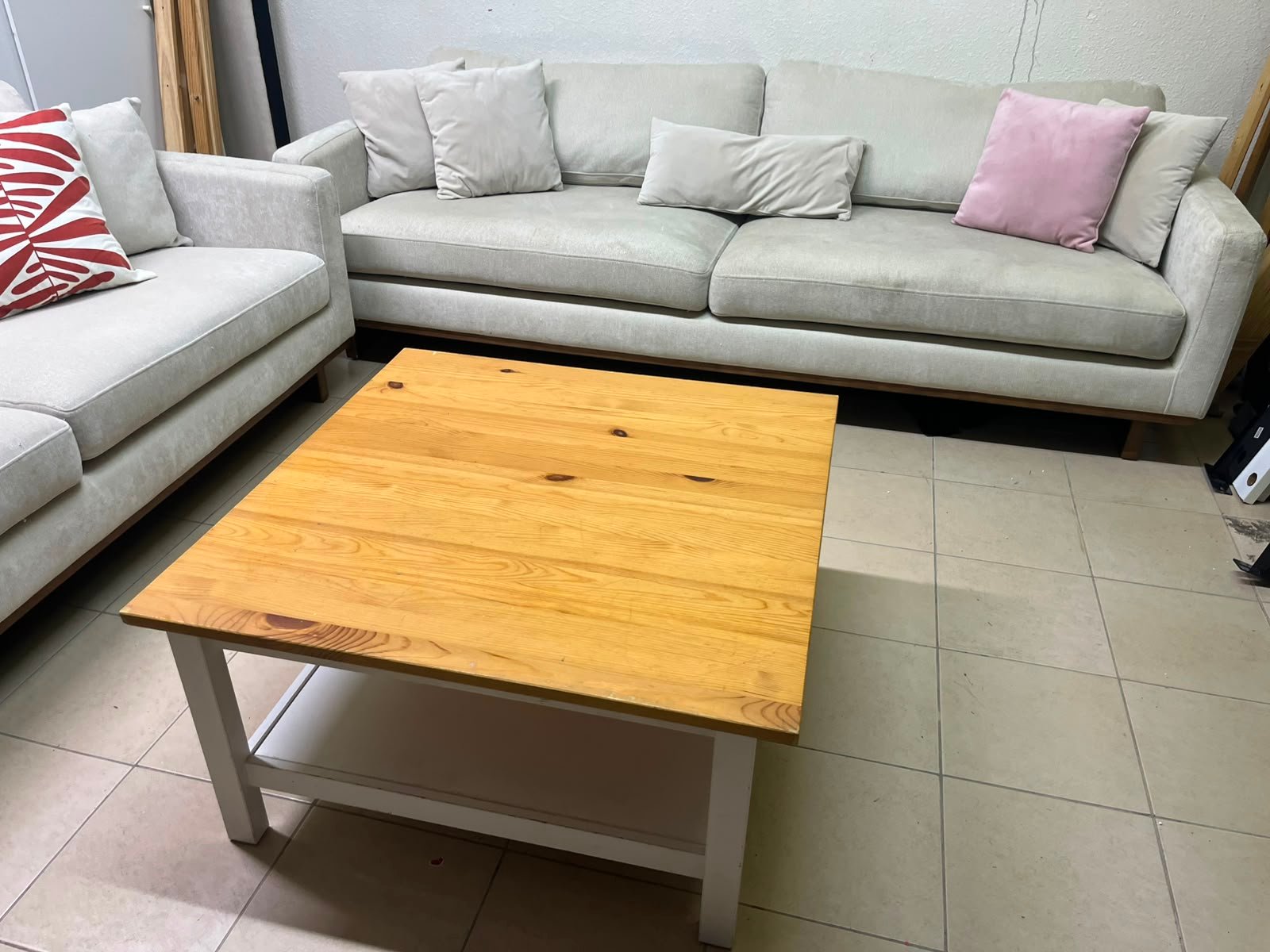 Home Centre 5-seater sofa with coffee table - Image 13