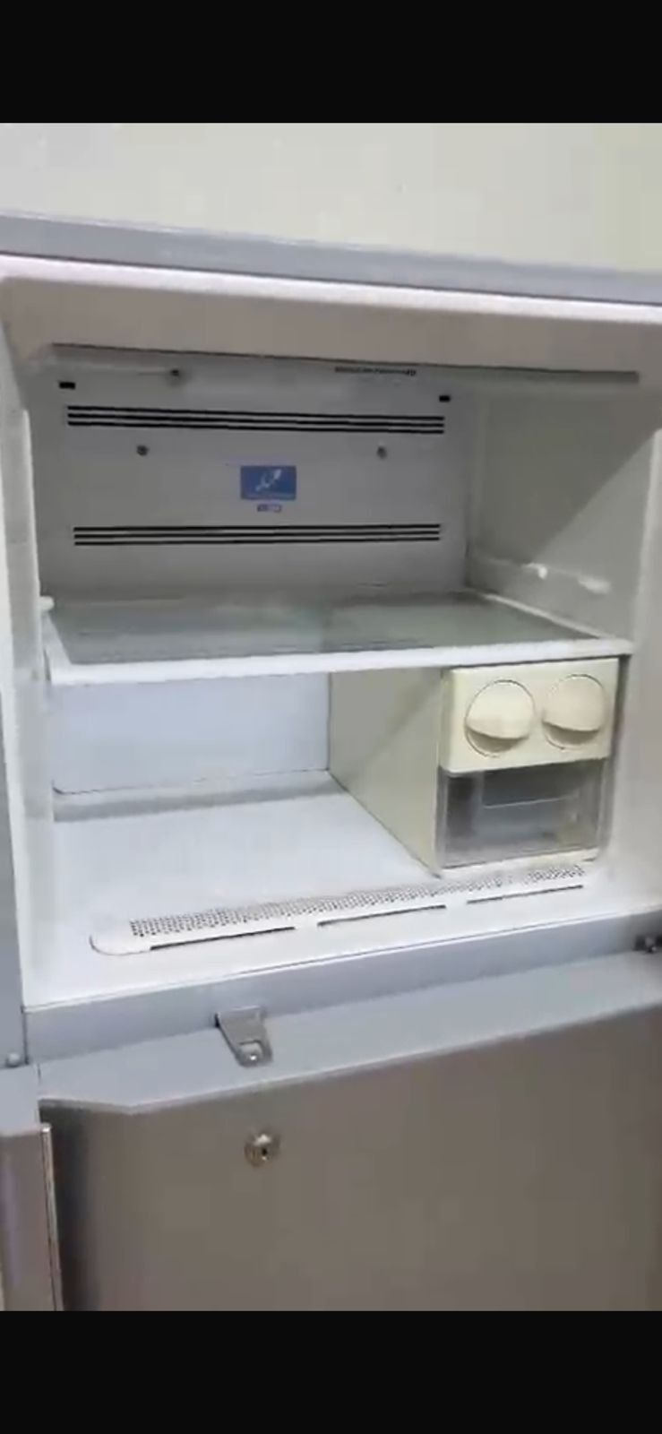 Hitachi 440 liter refrigerator - Image 4