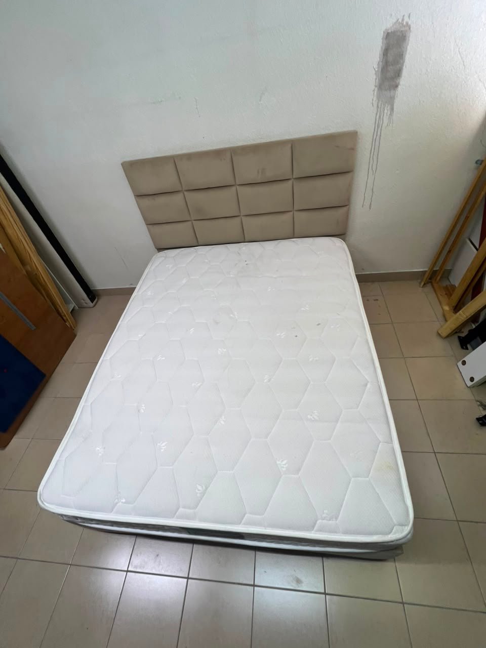 Upholstered bed with mattress 160x200 cm - Image 3
