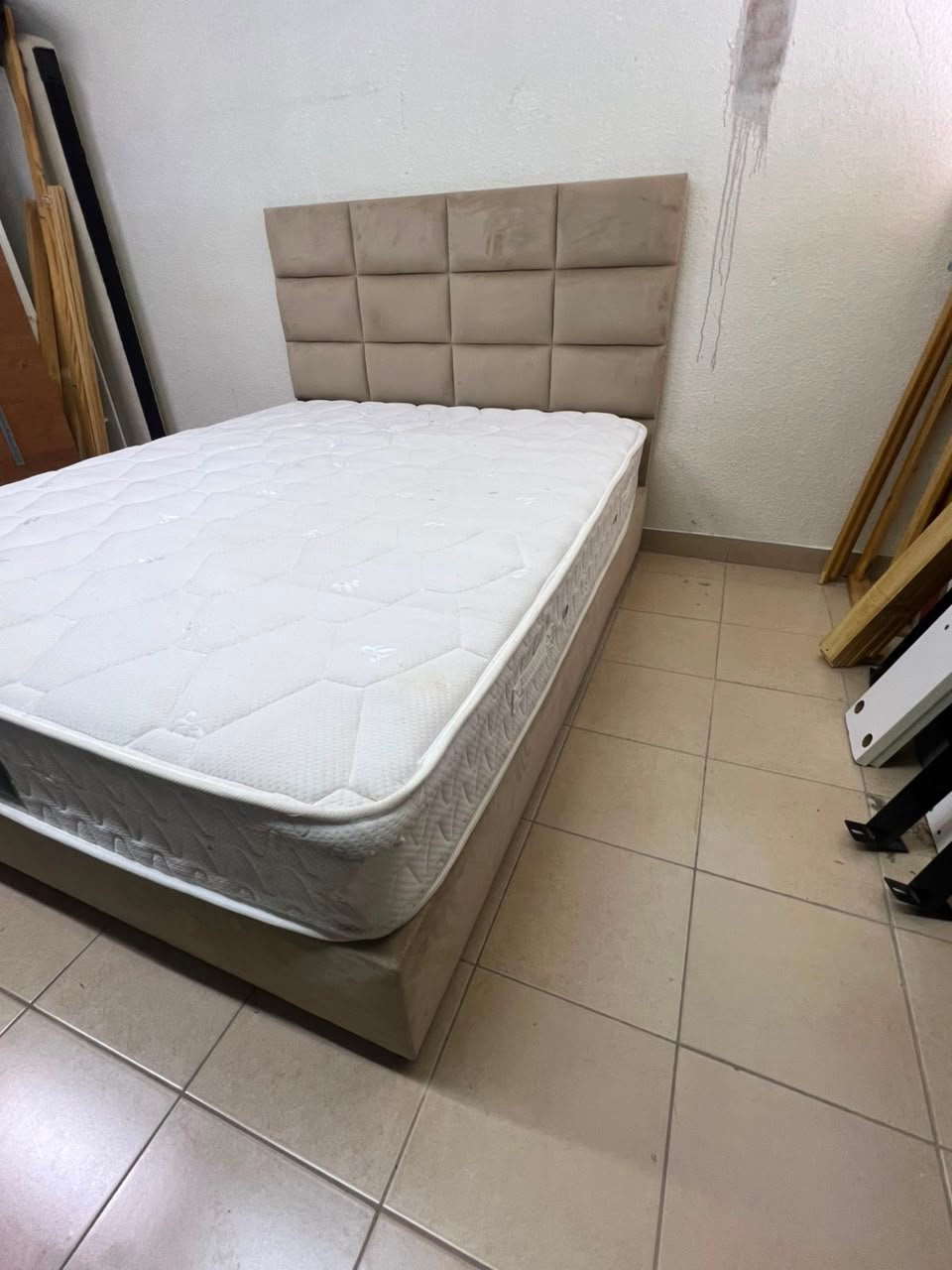 Upholstered bed with mattress 160x200 cm - Image 4