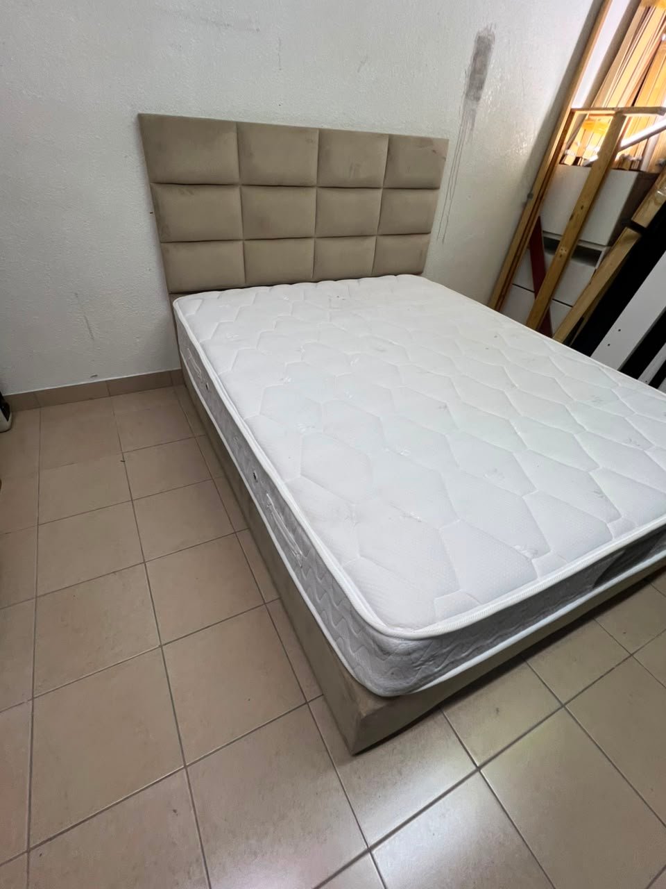 Upholstered bed with mattress 160x200 cm - Image 6