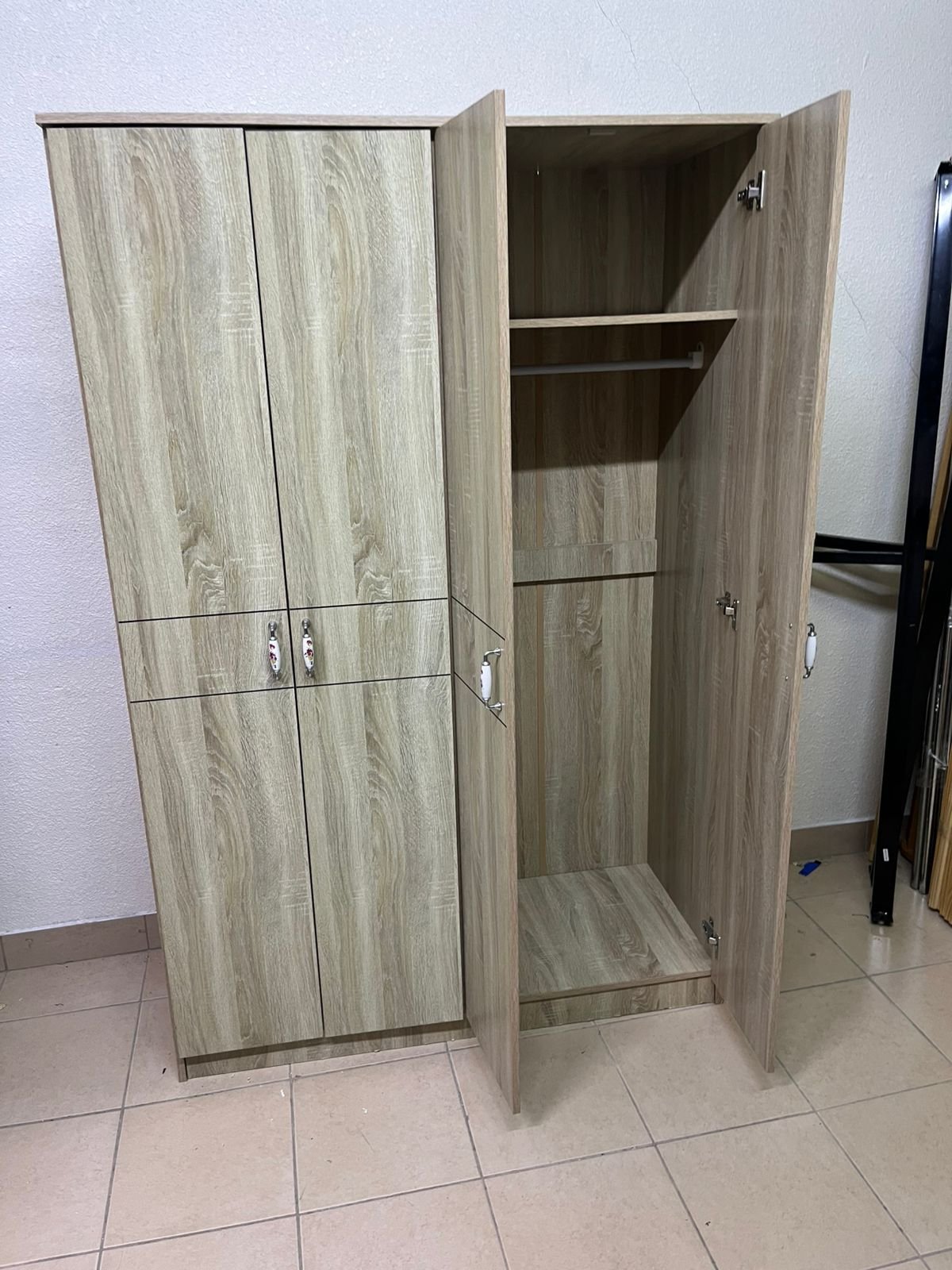 4-door wardrobe - Image 11