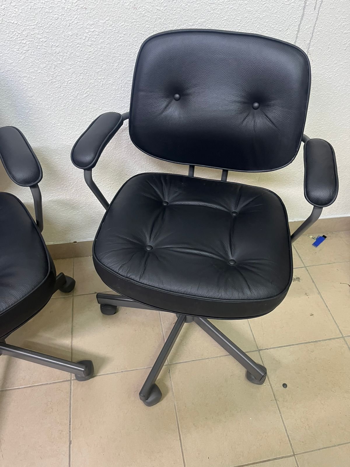 Two office chairs - Image 7