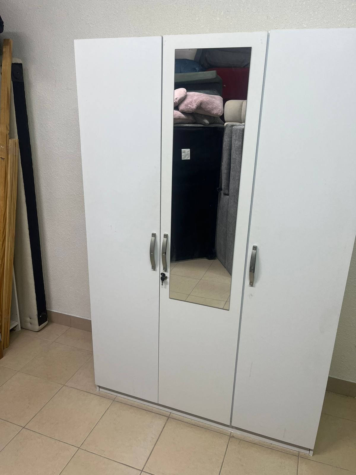 3-door wardrobe - Image 11