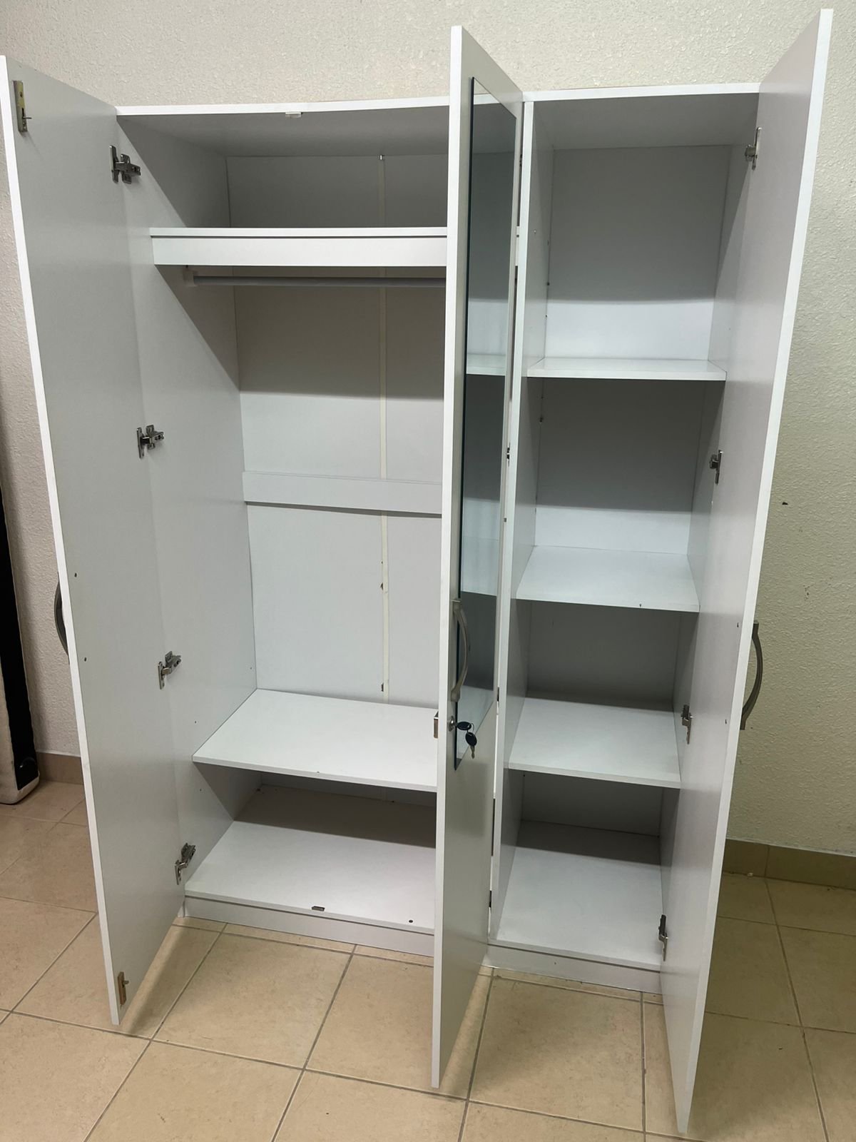 3-door wardrobe - Image 3