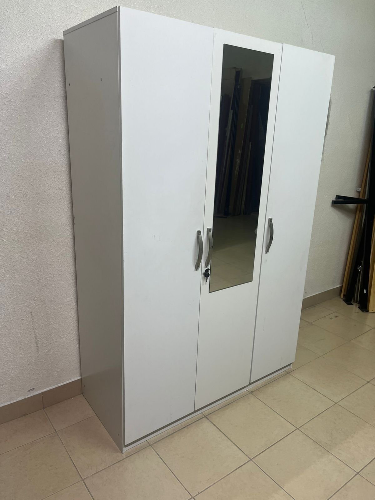 3-door wardrobe - Image 9