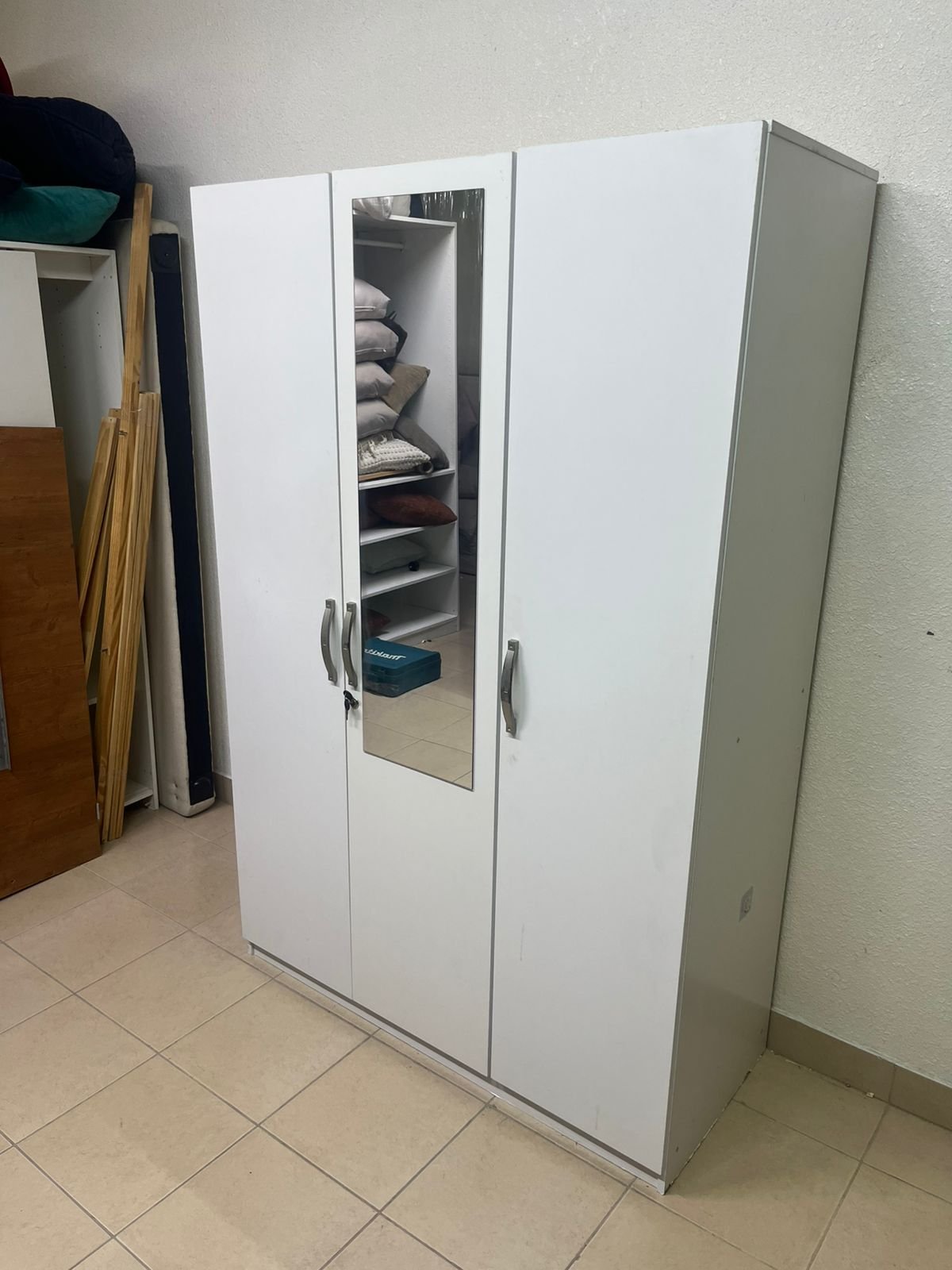 3-door wardrobe - Image 10