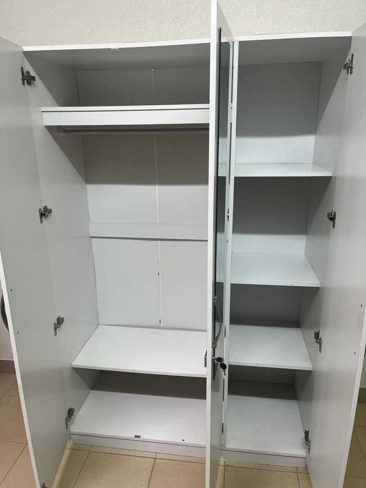 3-door wardrobe - Image 13