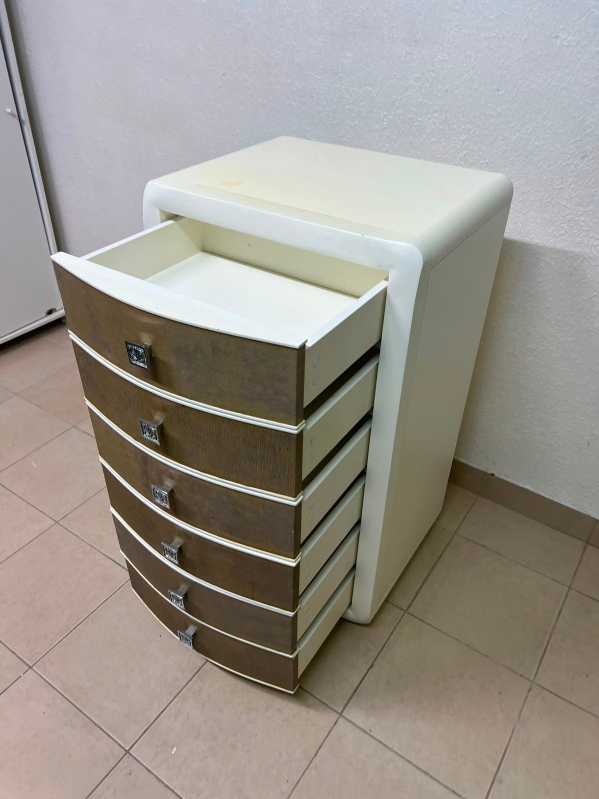 white drawer unit - Image 2