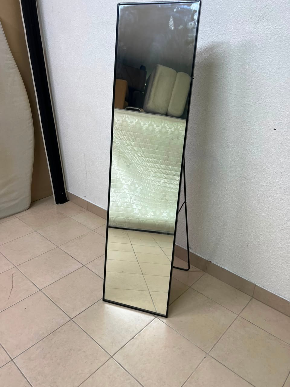 IKEA KARMSUND standing mirror with a slim black frame - Image 7
