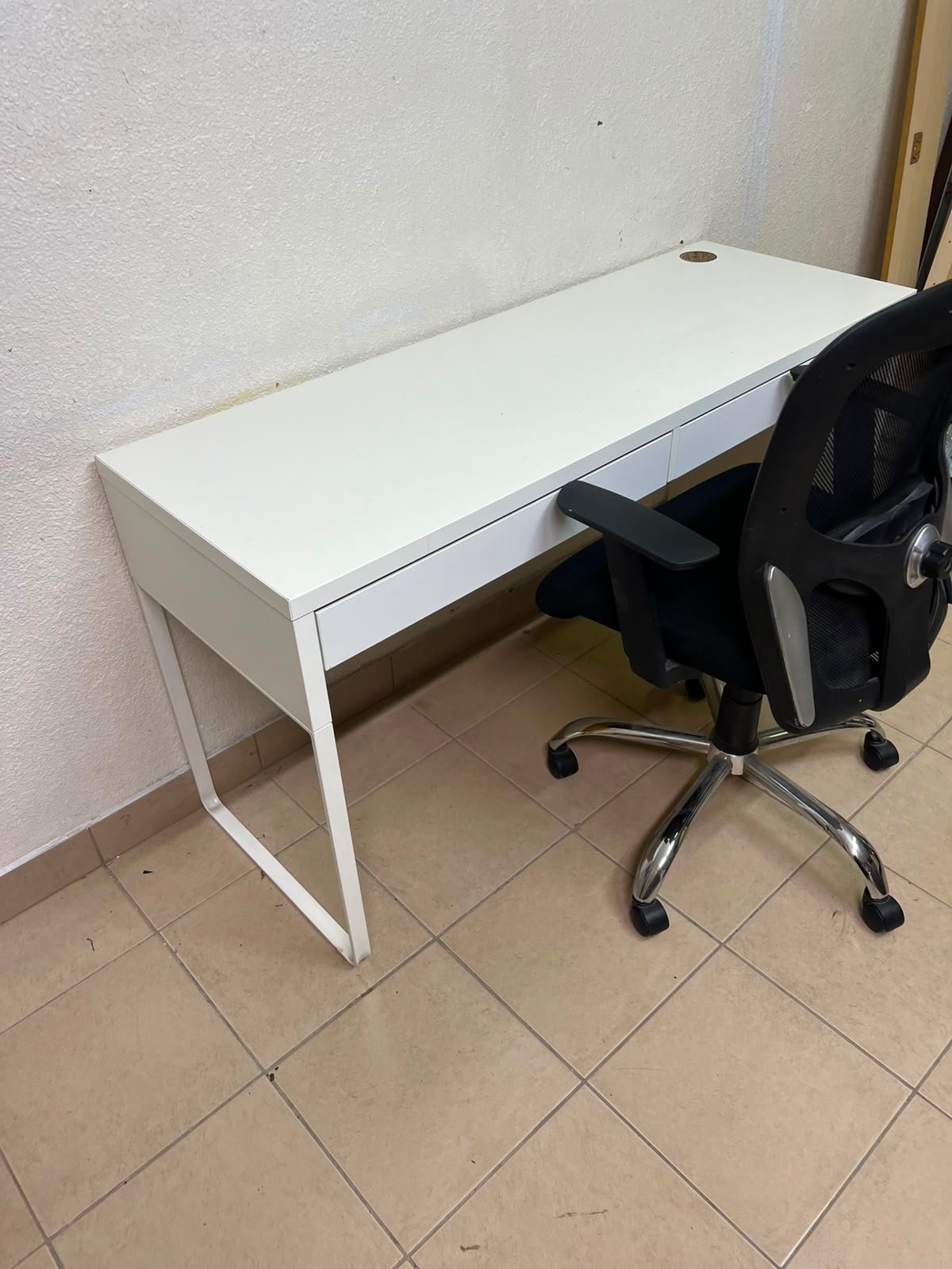 Office chair with desk - Image 9