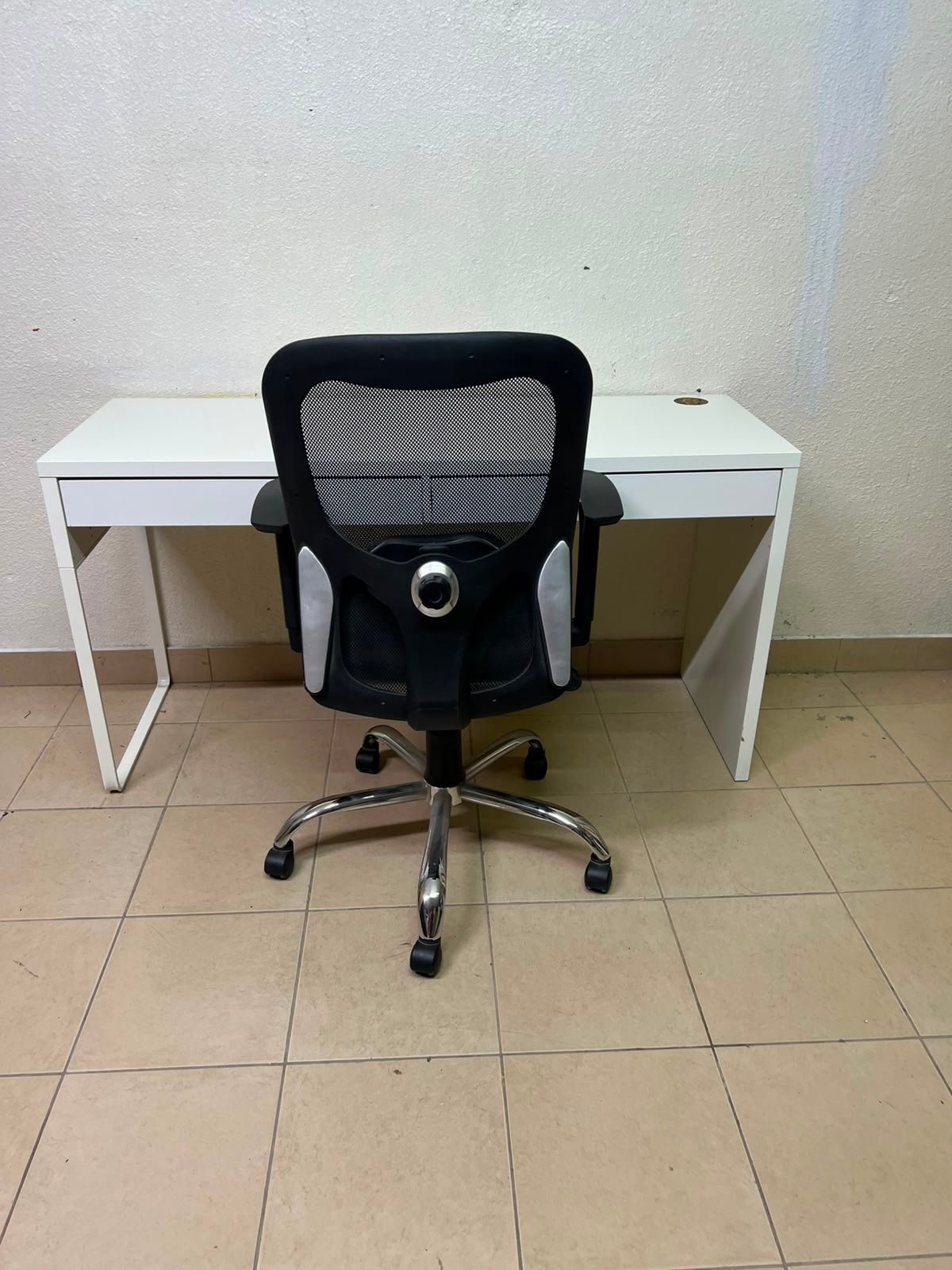 Office chair with desk