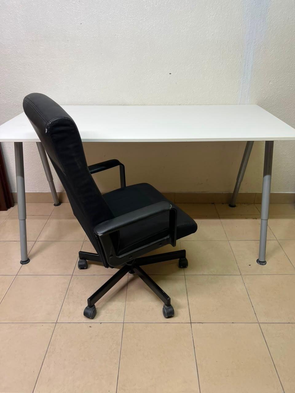 MILLBERGET Swivel chair, Murum black