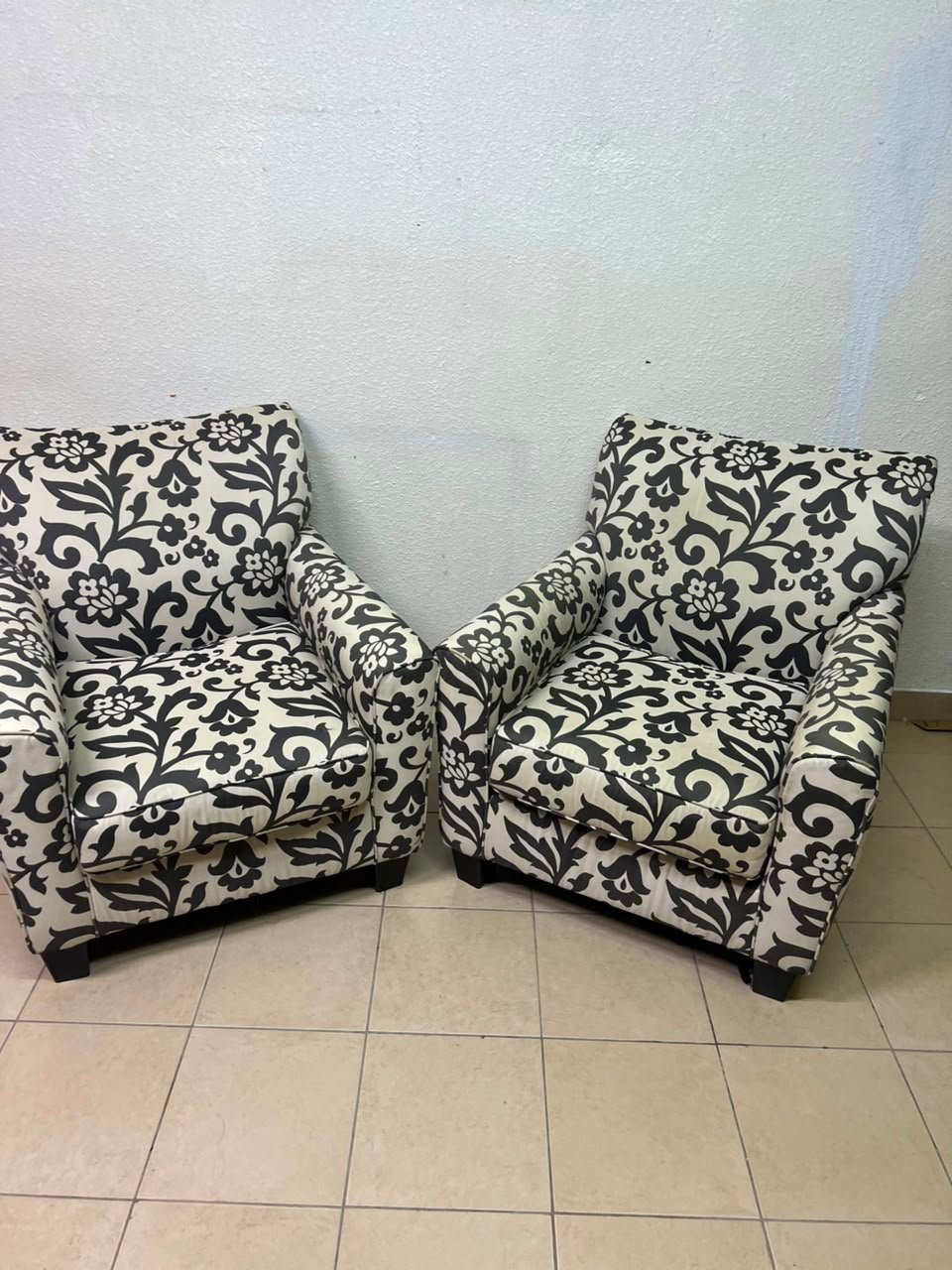 Signature Design by Ashley - Levon Contemporary Accent Chair, Charcoal Gray - Image 8