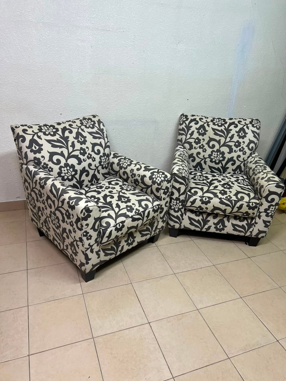 Signature Design by Ashley - Levon Contemporary Accent Chair, Charcoal Gray - Image 10