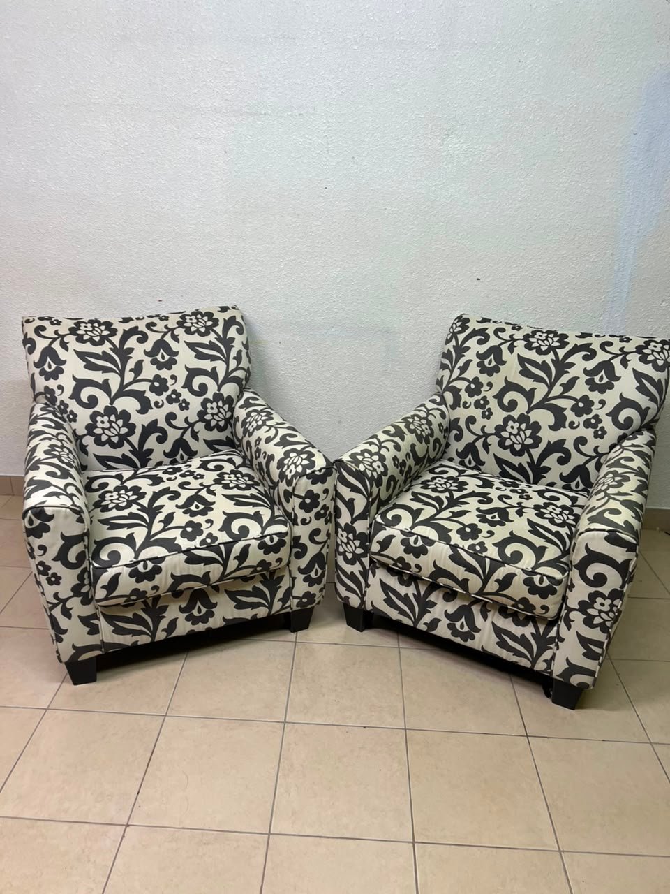 Signature Design by Ashley - Levon Contemporary Accent Chair, Charcoal Gray