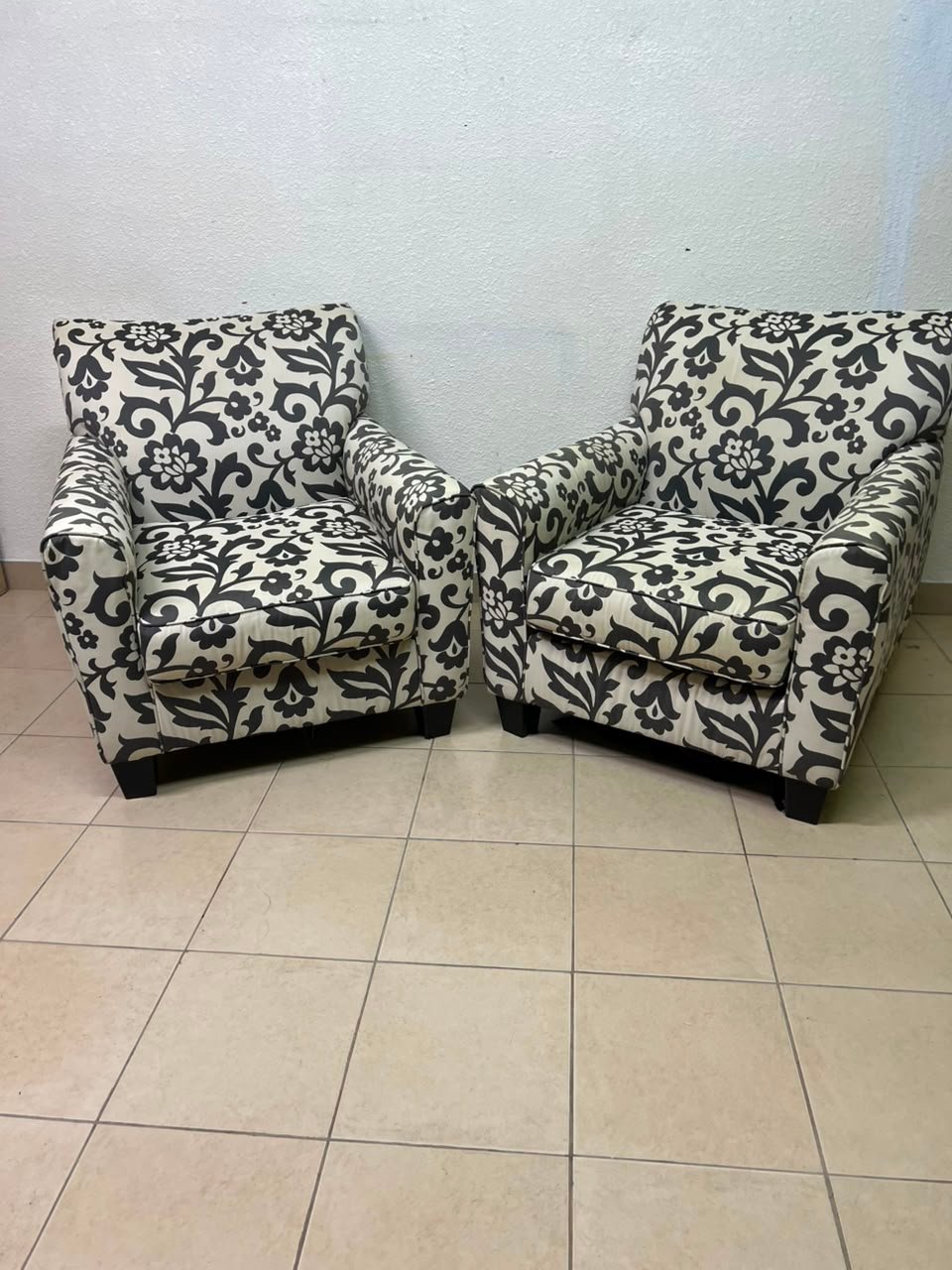 Signature Design by Ashley - Levon Contemporary Accent Chair, Charcoal Gray - Image 12