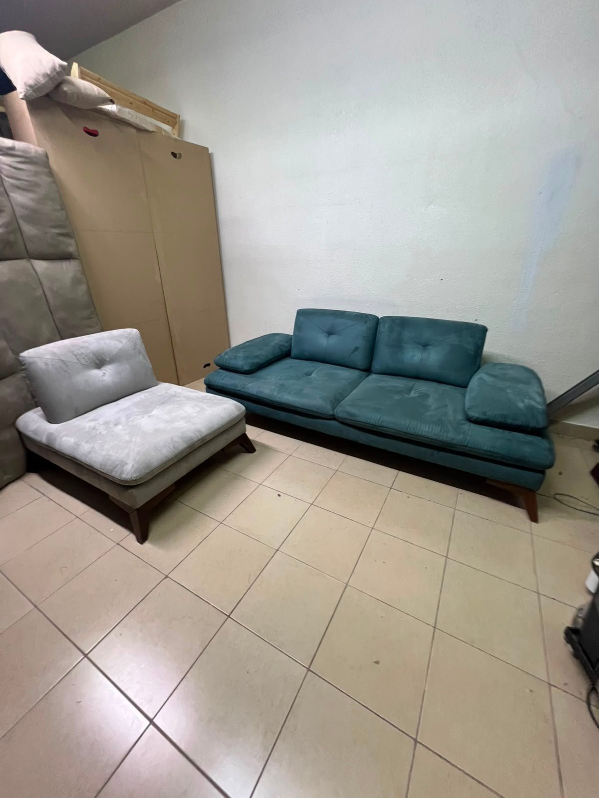 3+2 sofa, winter colors - Image 3